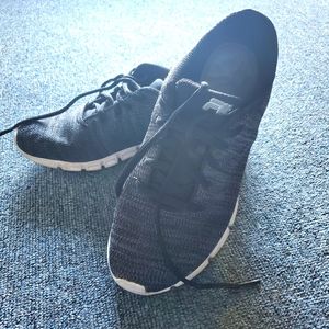 Women Tennis Shoes ~FILA